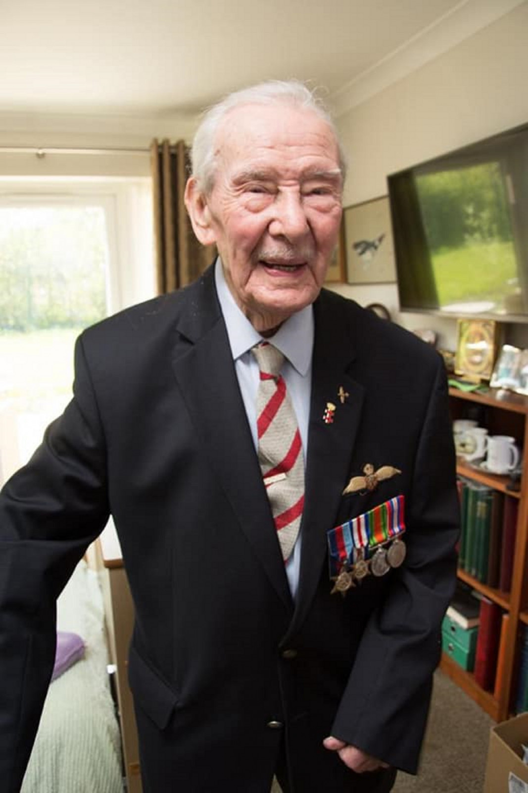 ‘Lest we forget’ – Bracknell care home inaugurates new memorial